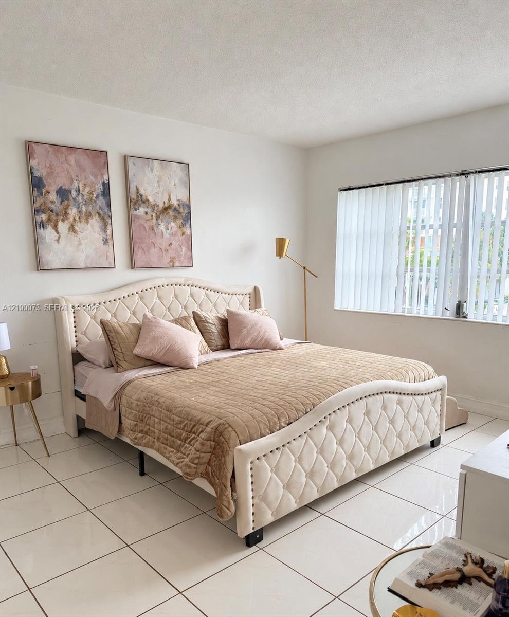 440 Paradise Isle Blvd # 306, Hallandale Beach FL 33009 photo 4