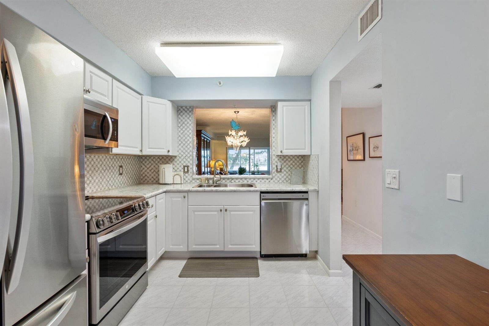 6096 HUNTWICK Terrace # 206, Delray Beach FL 33484 photo 2