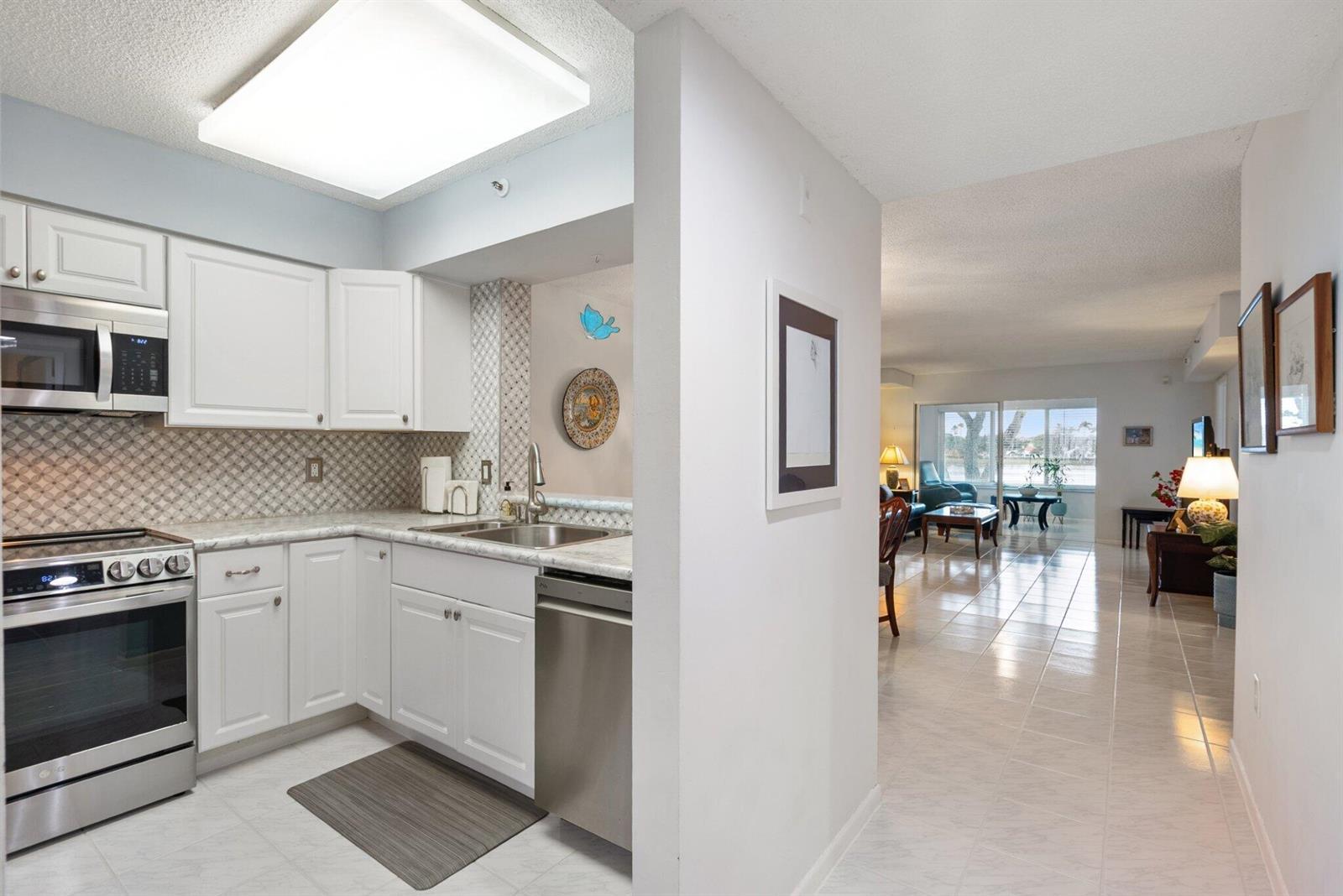6096 HUNTWICK Terrace # 206, Delray Beach FL 33484 photo 5