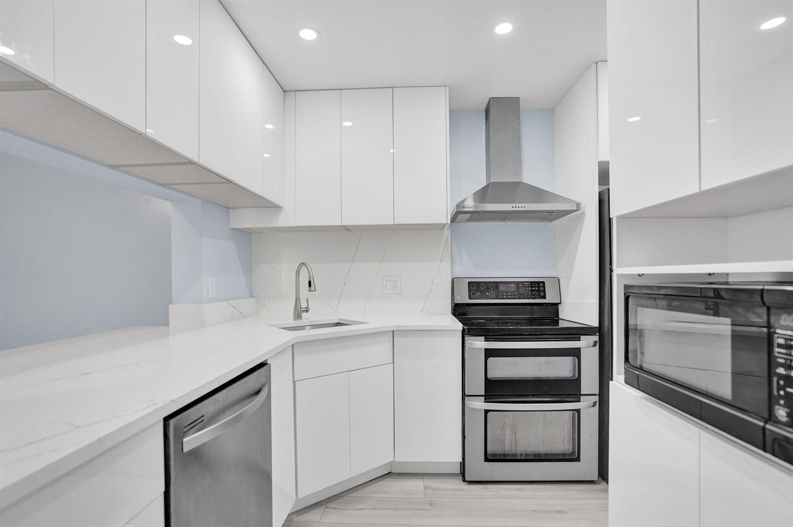 203 Foxtail Drive # H3, FL 33415