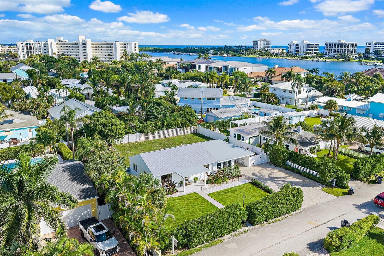 3437 Palm Court, Jupiter FL 33469 photo 2
