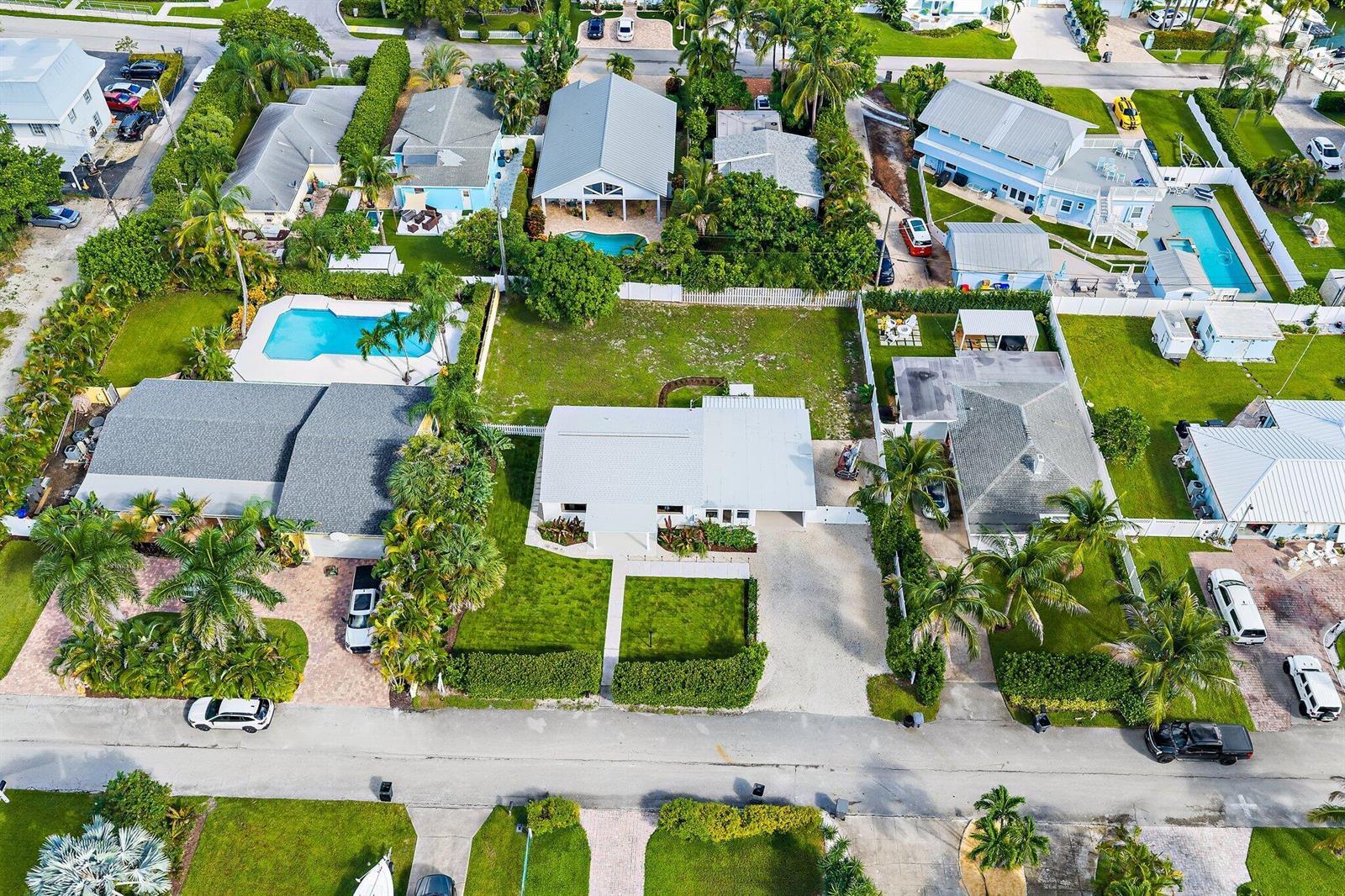 3437 Palm Court, Jupiter FL 33469 photo 3