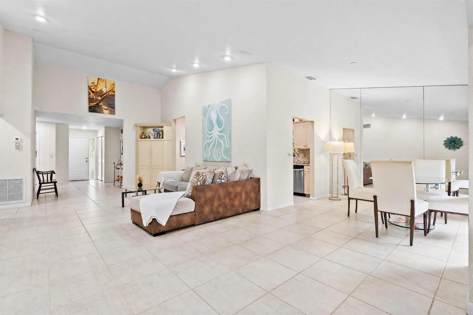 2588 Blue Sage Avenue, Coconut Creek FL 33063 photo 4