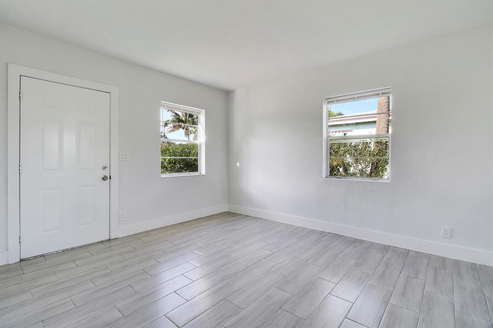 400 W 15TH Street, Riviera Beach FL 33404 photo 3