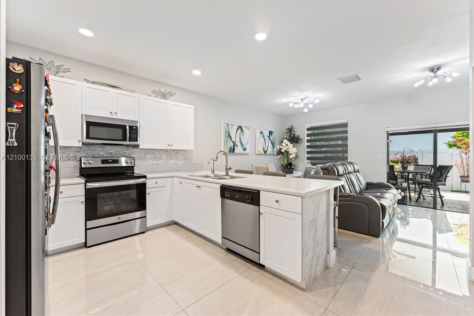 3384 W 106th Ter, Hialeah FL 33018 photo 4
