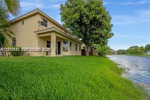 2010 NW 98th Way, Pembroke Pines FL 33024 photo 4