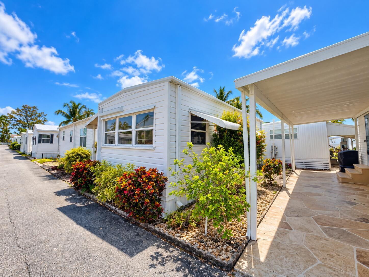 15 HIBISCUS Drive # H, Briny Breezes FL 33435