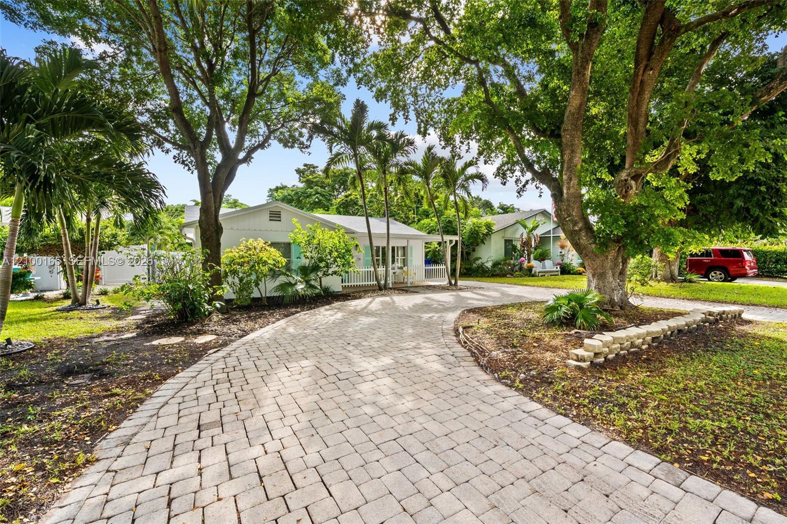 716 NE 11th Ave, Pompano Beach FL 33060 photo 2