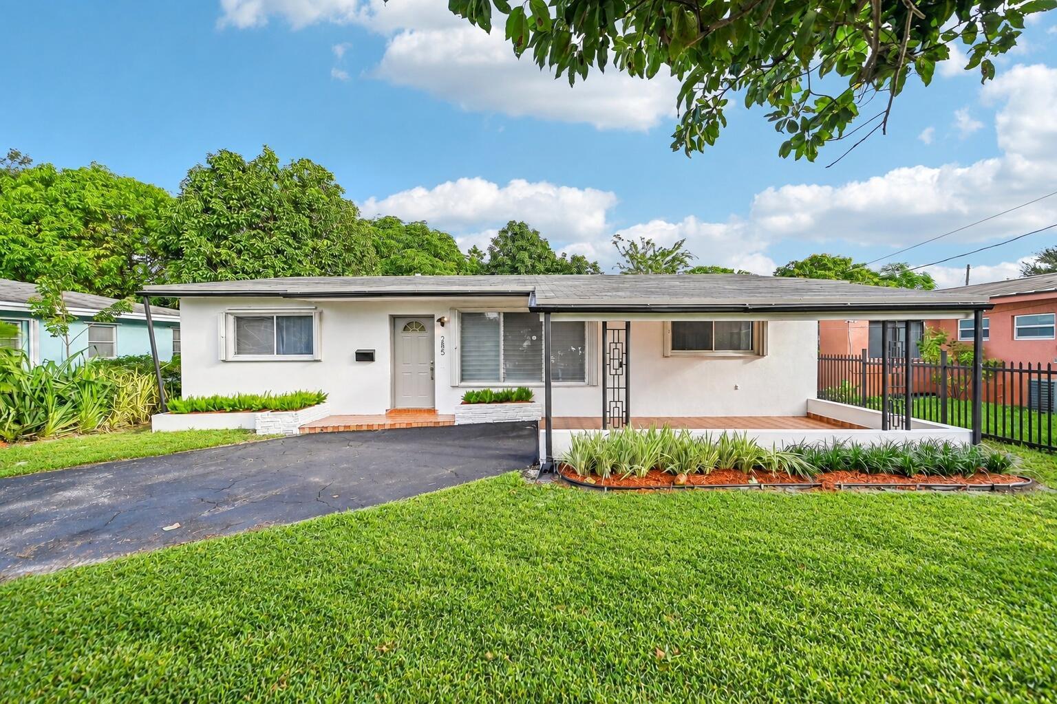 285 NE 165TH Street, Miami FL 33162