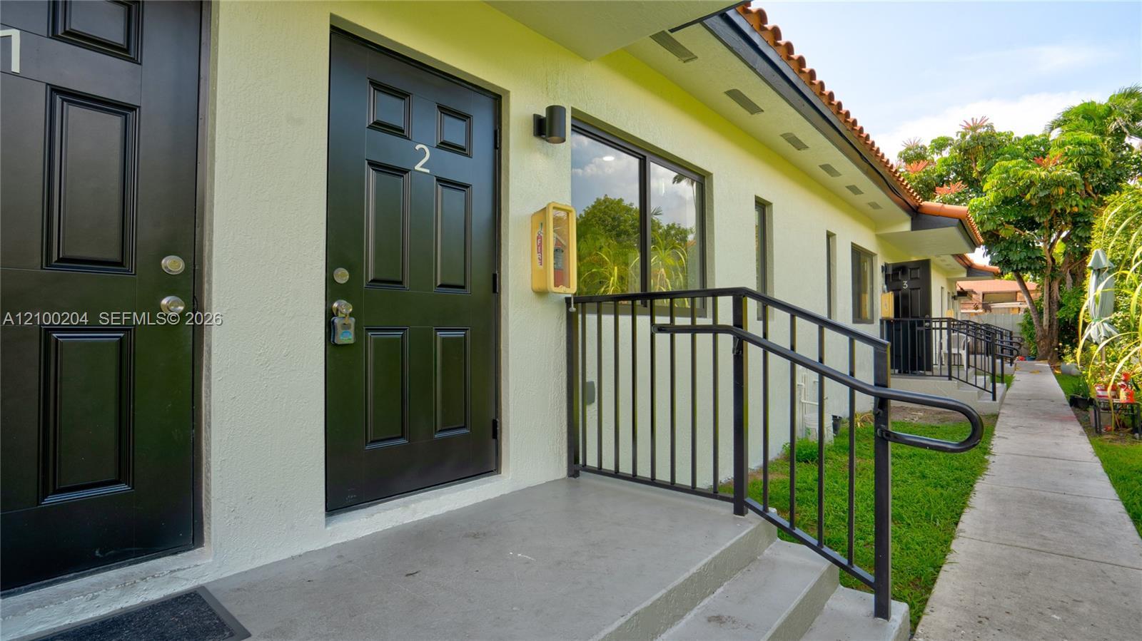 1330 NW 5th St # 2, Miami FL 33125 photo 2
