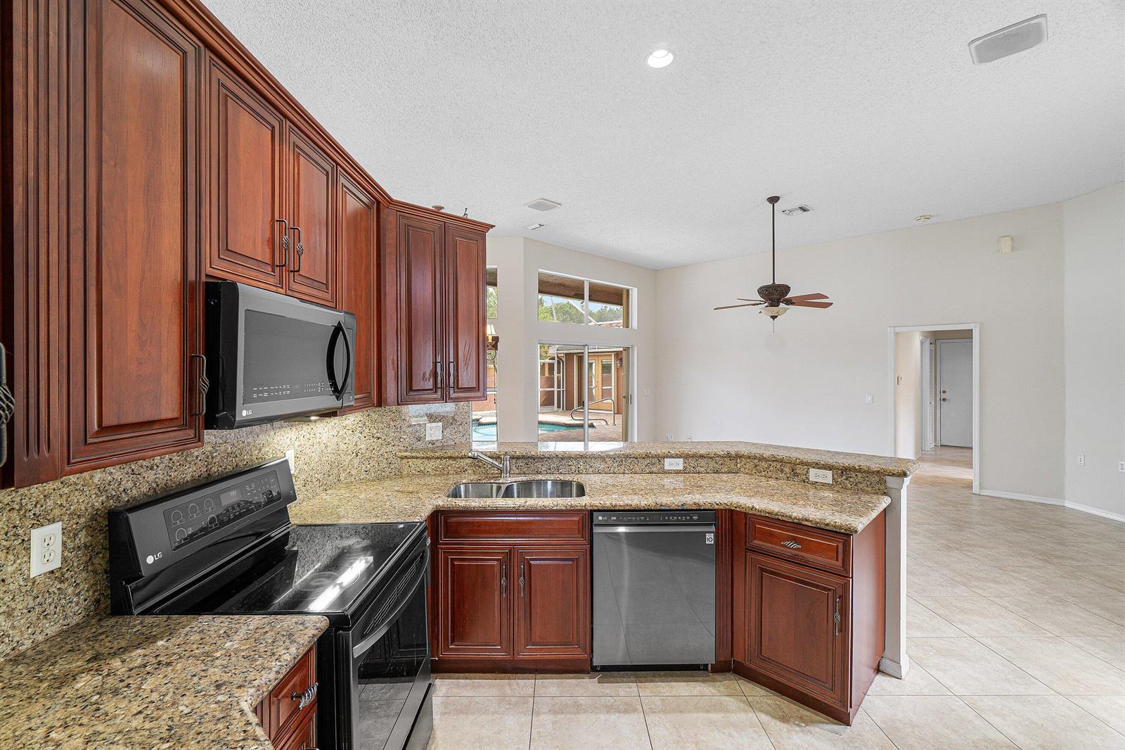 10599 Saint Thomas Drive, Boca Raton FL 33498 photo 4