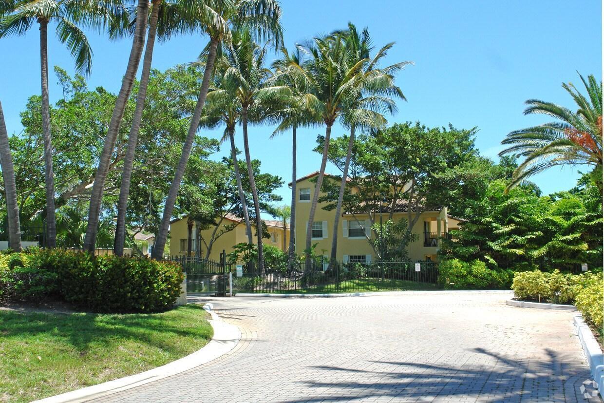 1010 LAKE SHORE Drive # 202, Lake Park FL 33403 photo 2