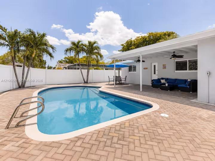 10911 Taft St, Pembroke Pines FL 33026 photo 2