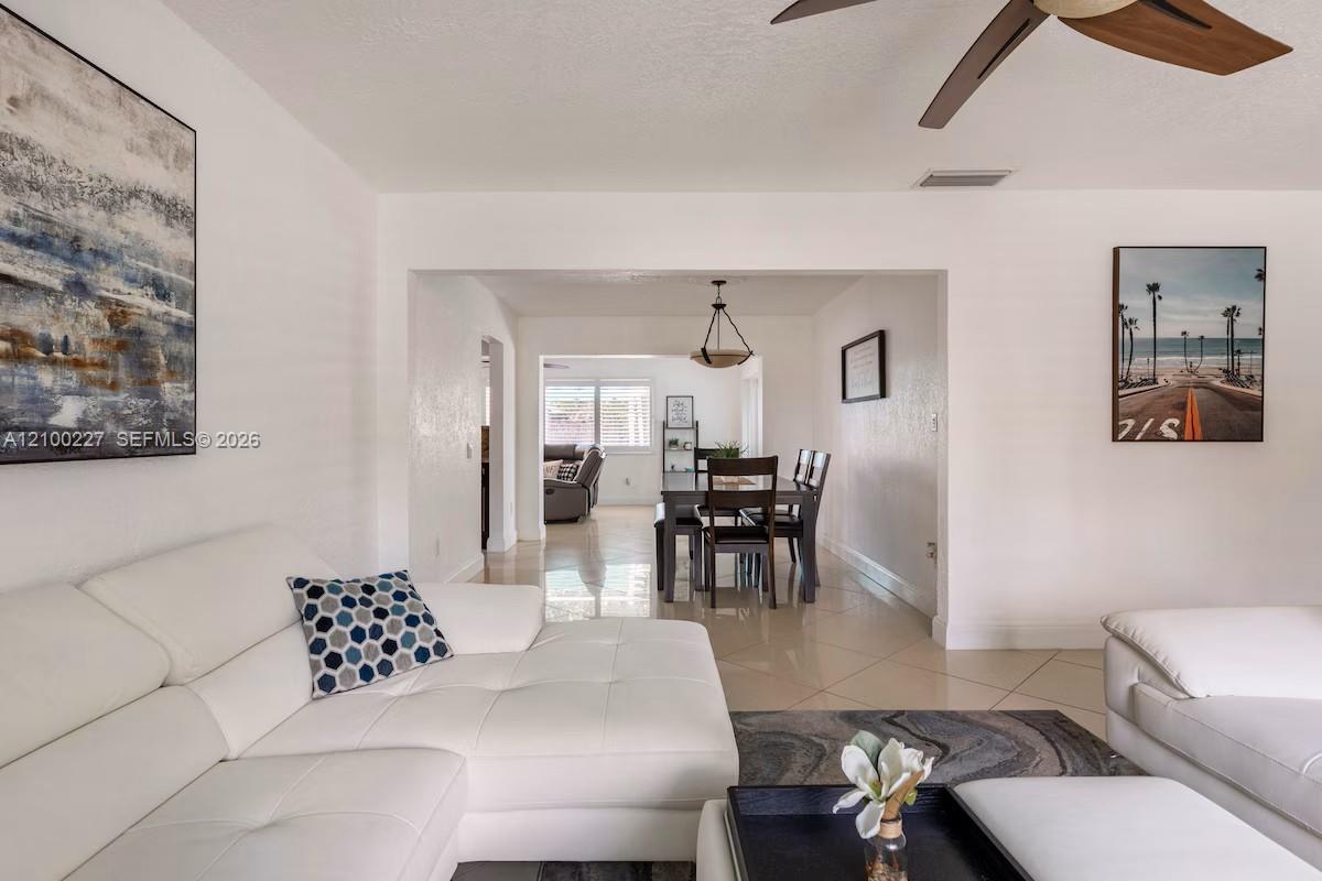 10911 Taft St, Pembroke Pines FL 33026 photo 5