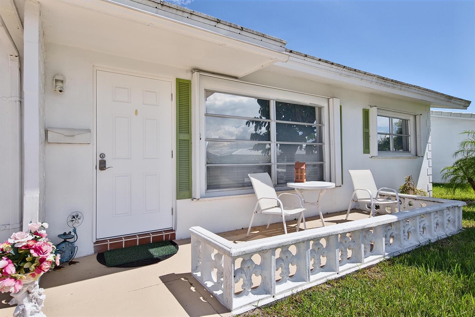 130 NW 14TH Street, Boynton Beach FL 33426 photo 2