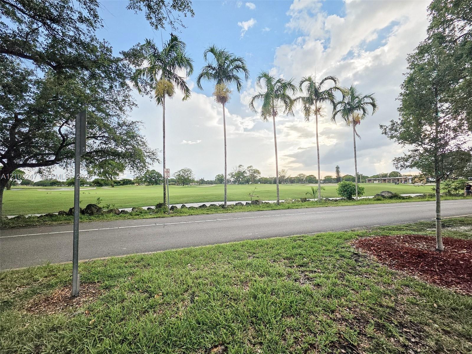 6235 Kendale Lakes Cir # 236, Miami FL 33183 photo 2