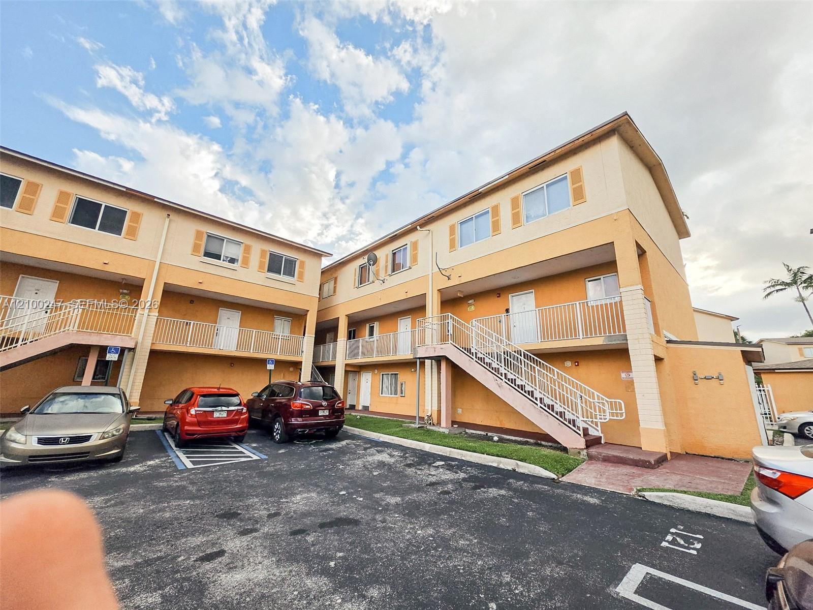 6235 Kendale Lakes Cir # 236, Miami FL 33183 photo 3