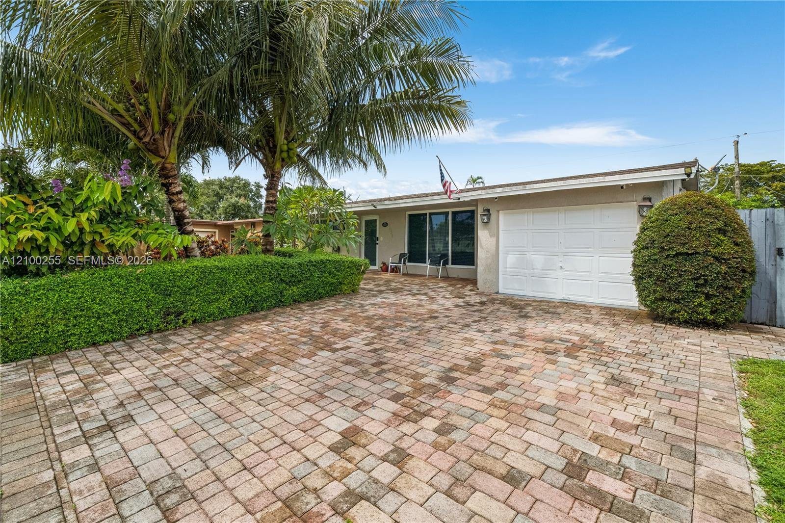 6451 Scott St, Hollywood FL 33024 photo 2