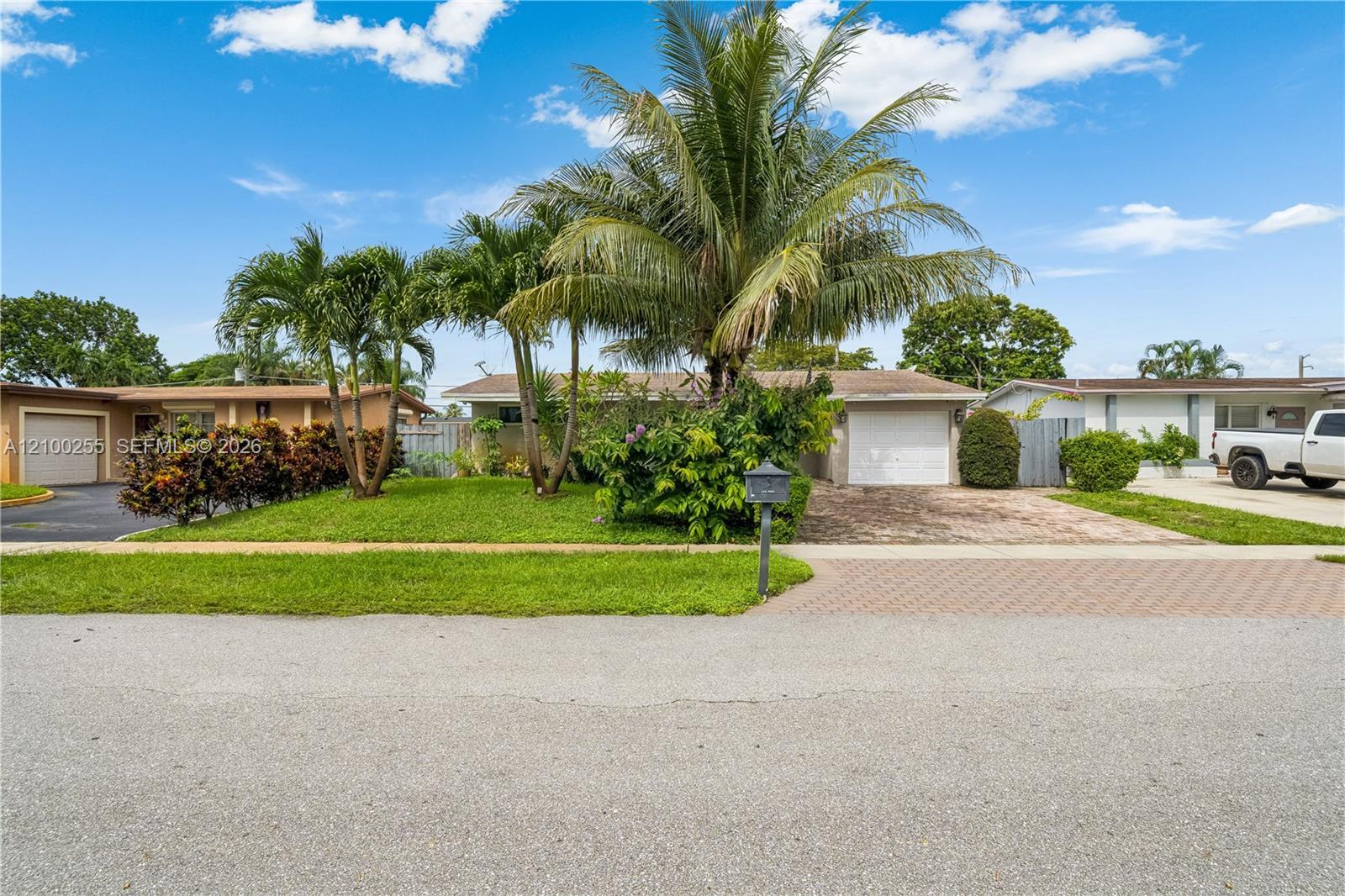 6451 Scott St, Hollywood FL 33024 photo 3