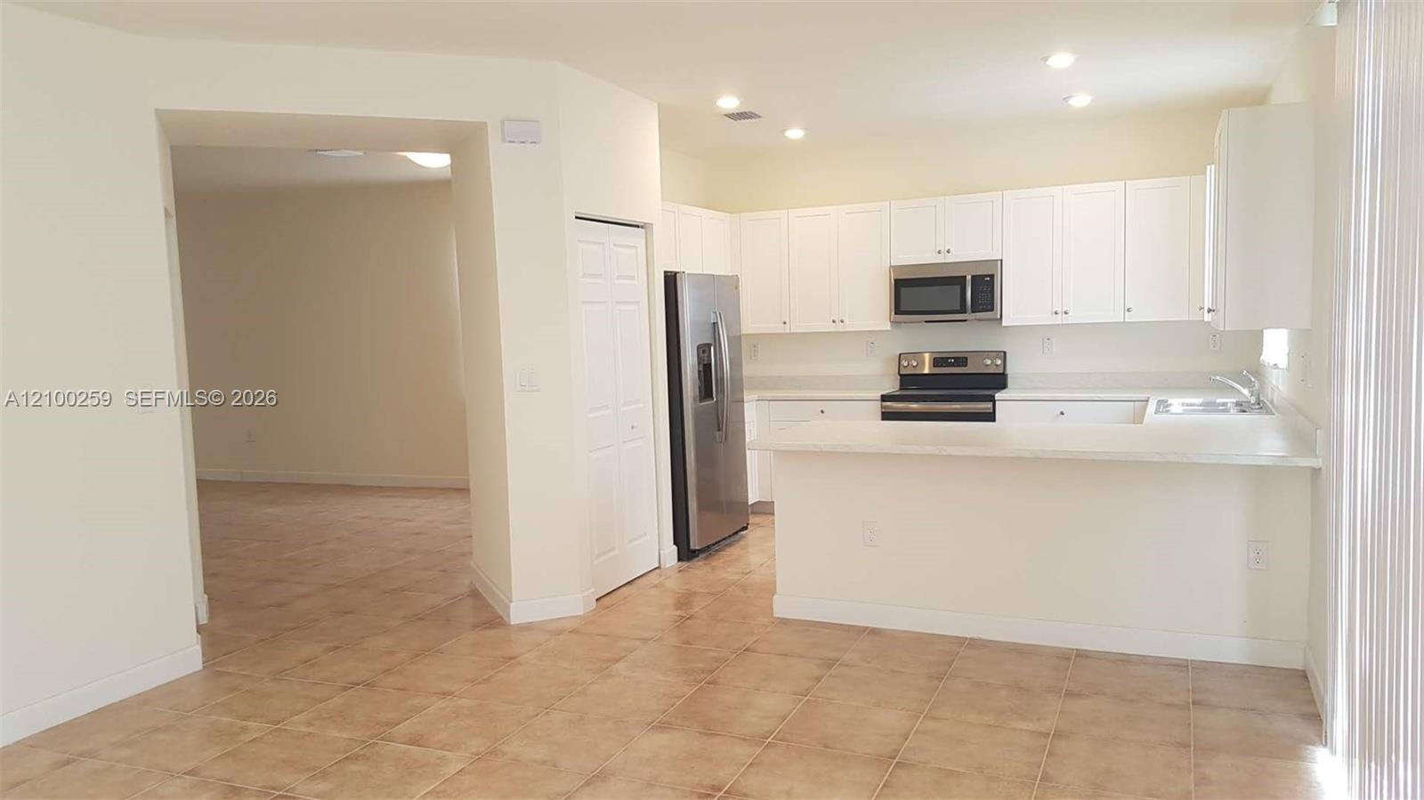 10554 W 35th Ln # 10554, Hialeah FL 33018 photo 5