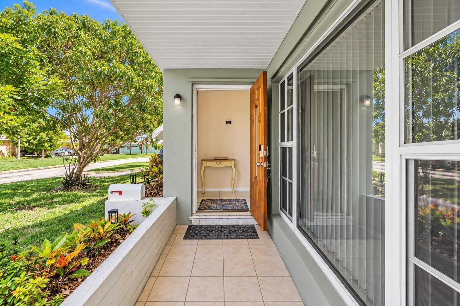 6872 NW 26TH Court, Sunrise FL 33313 photo 4