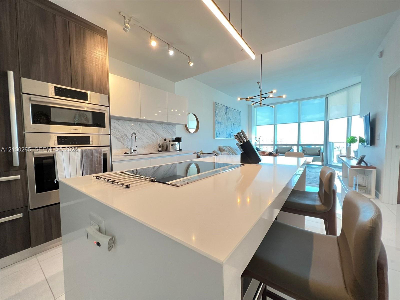 851 NE 1st Ave # 1906, Miami FL 33132 photo 2