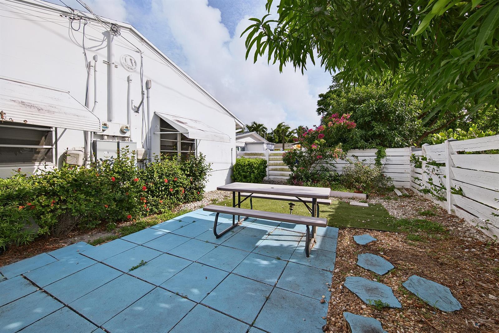 2312 NE 4th Street, Pompano Beach FL 33062