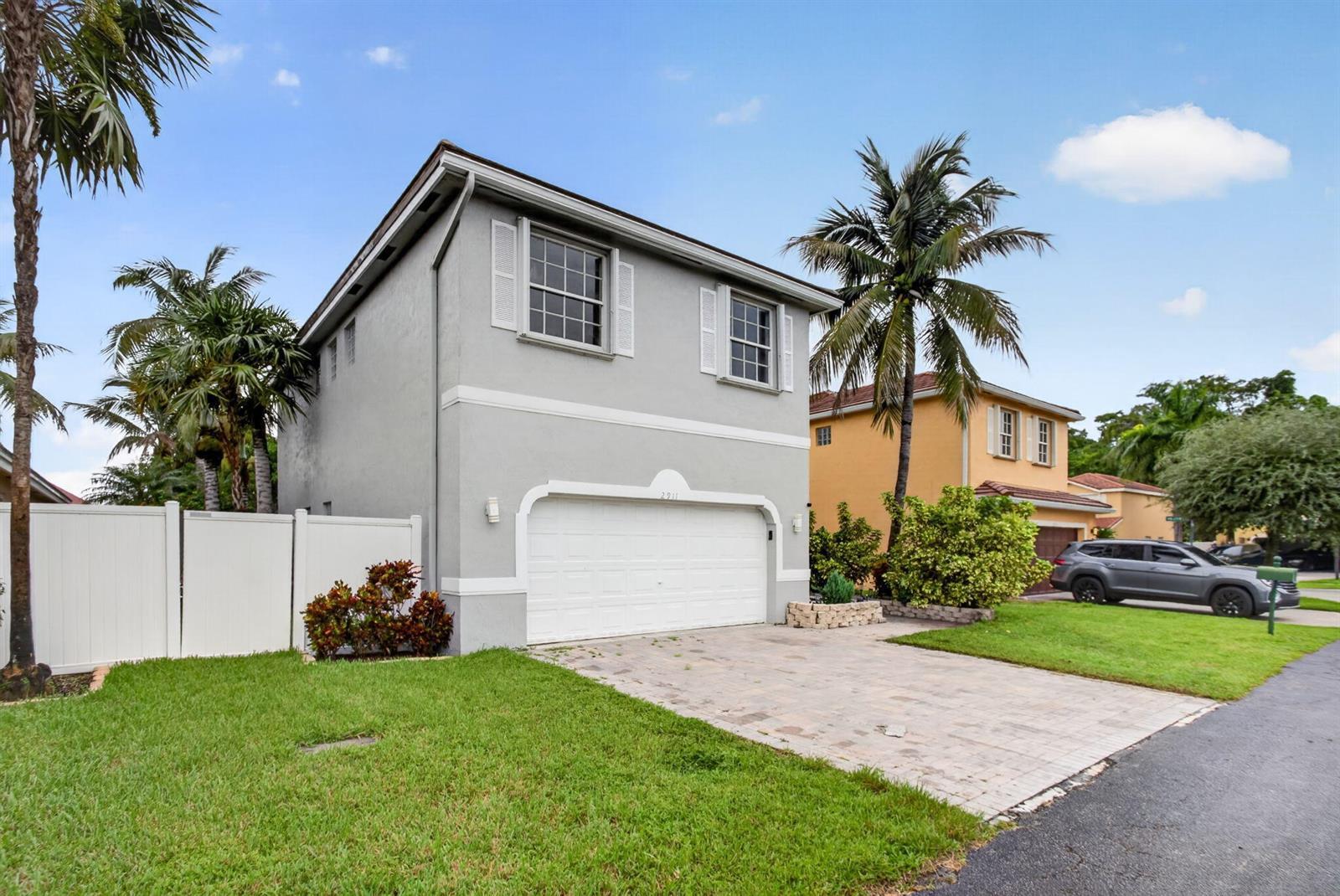 2911 E SABLE Circle, Margate FL 33063 photo 3