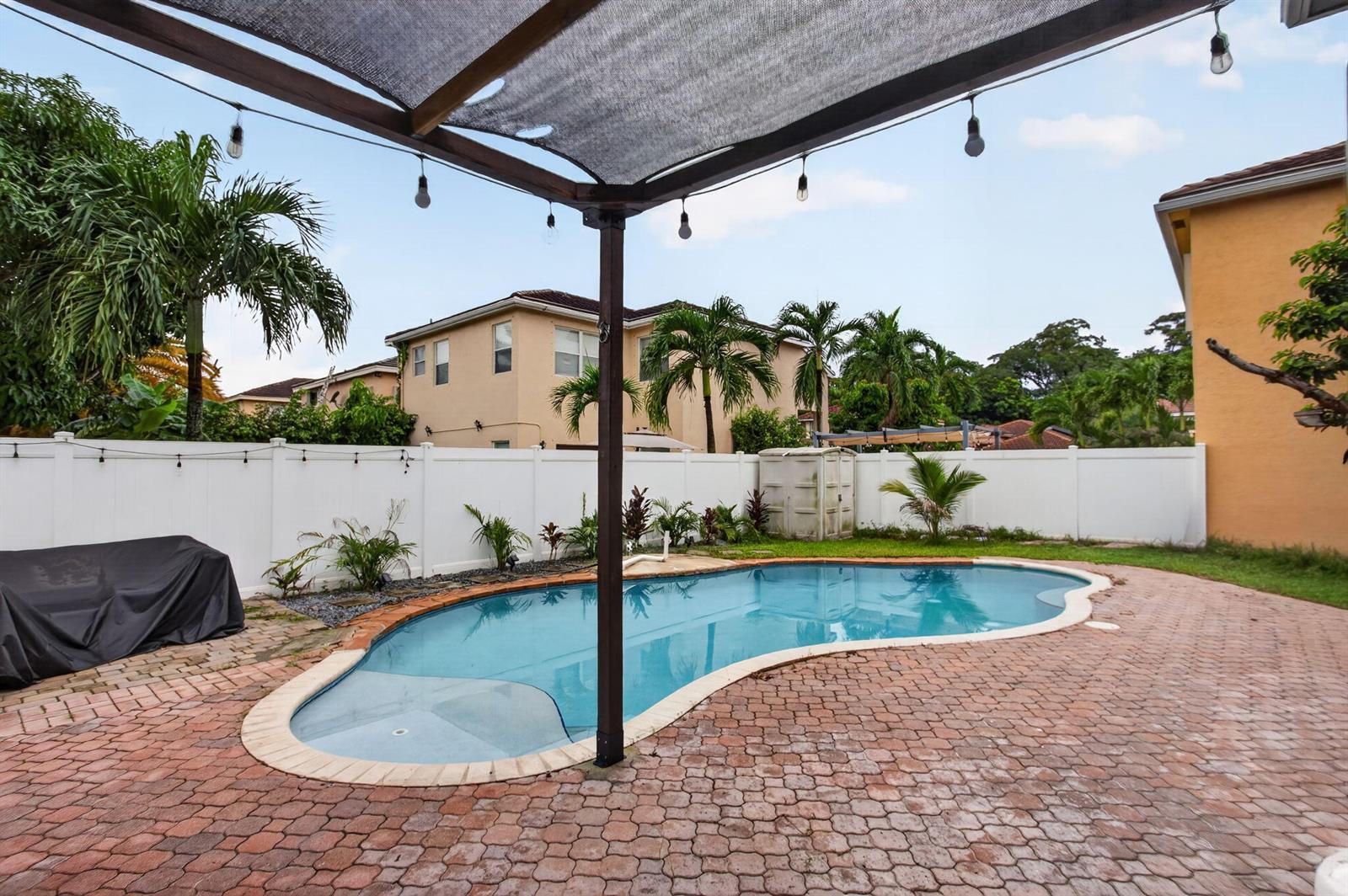 2911 E SABLE Circle, Margate FL 33063 photo 4