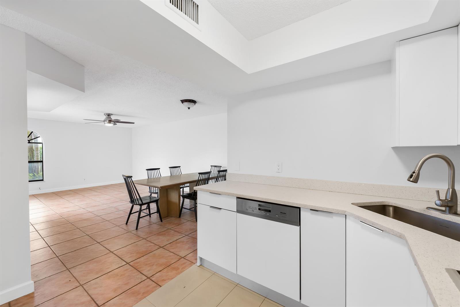 3770 VILLAGE Drive # B, Delray Beach FL 33445 photo 3