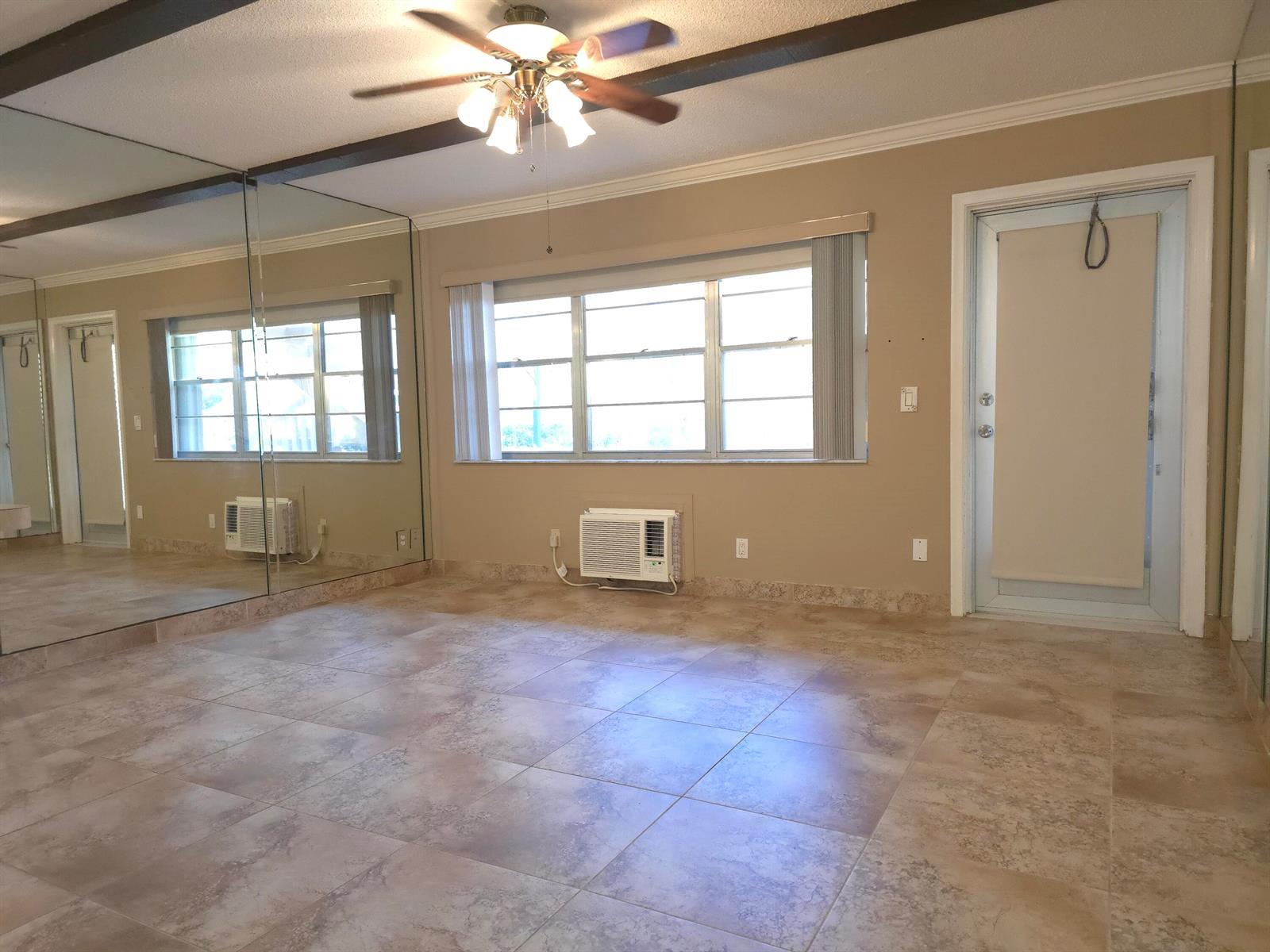 57 CAMDEN C, West Palm Beach FL 33417 photo 2