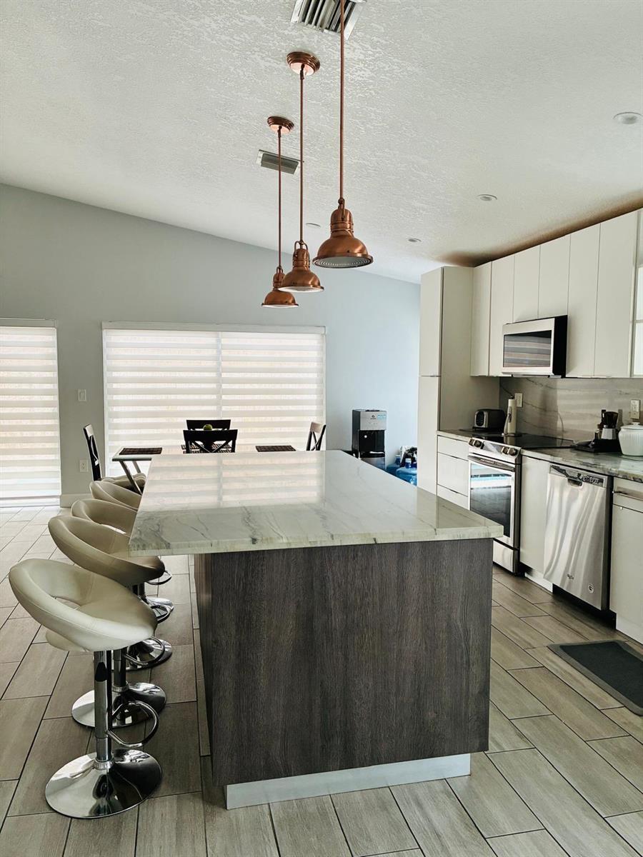 1051 NW 191ST Avenue, Pembroke Pines FL 33029 photo 5
