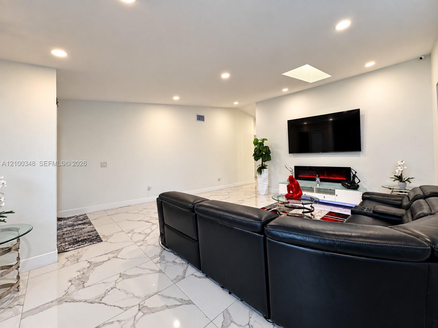 5700 SW 148th Pl, Miami FL 33193 photo 3