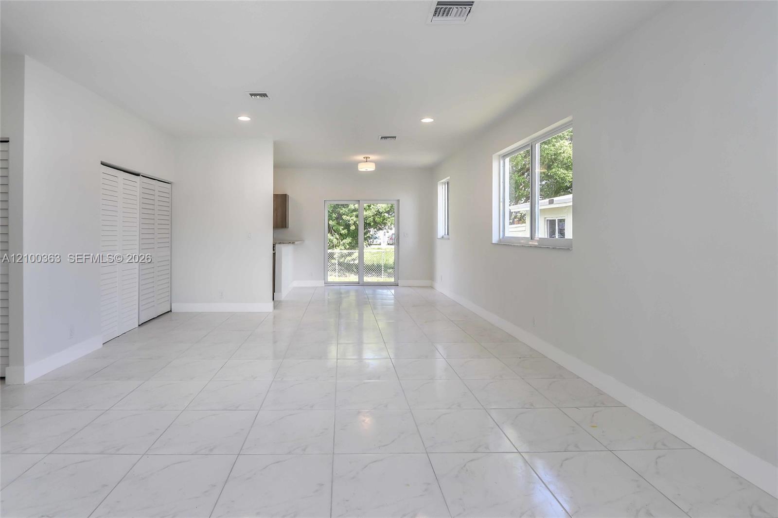 806 NW 5th Ave, Hallandale Beach FL 33009 photo 5
