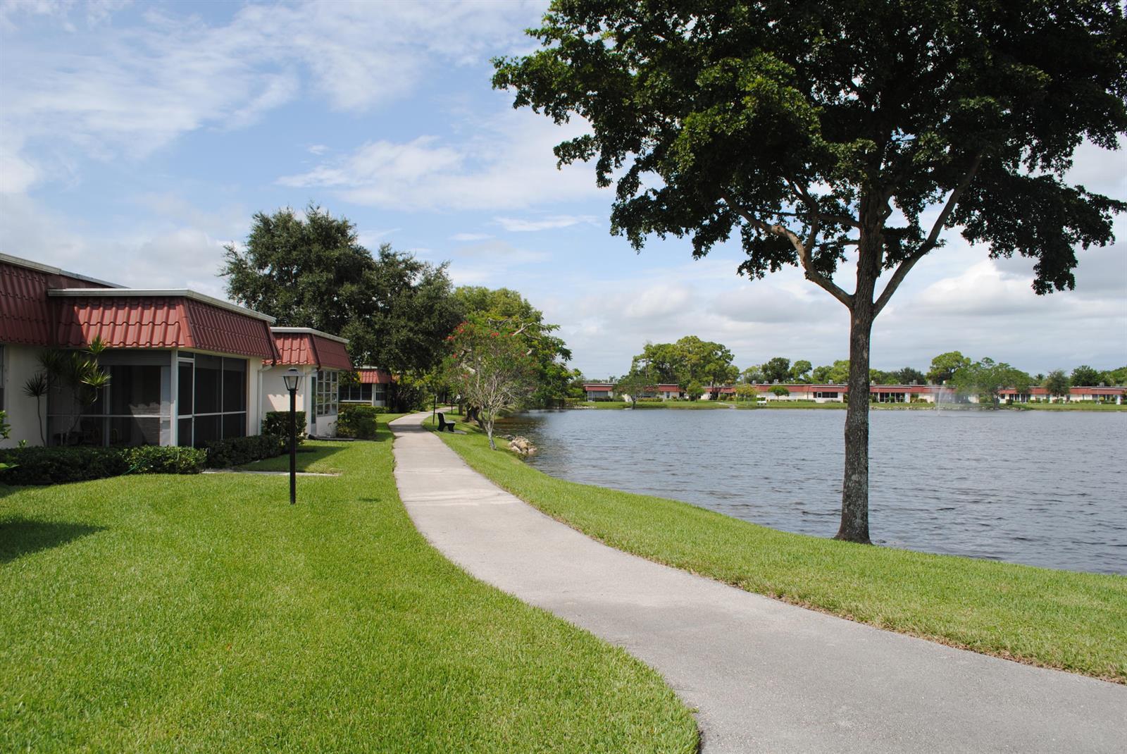 815 SALEM Lane, Lake Worth FL 33467 photo 4