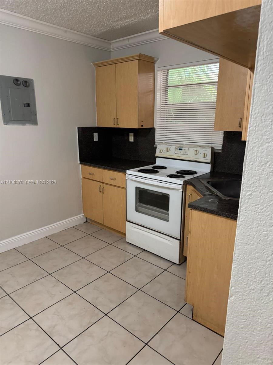 16118 NE 21st Ave # 1, North Miami Beach FL 33162 photo 4