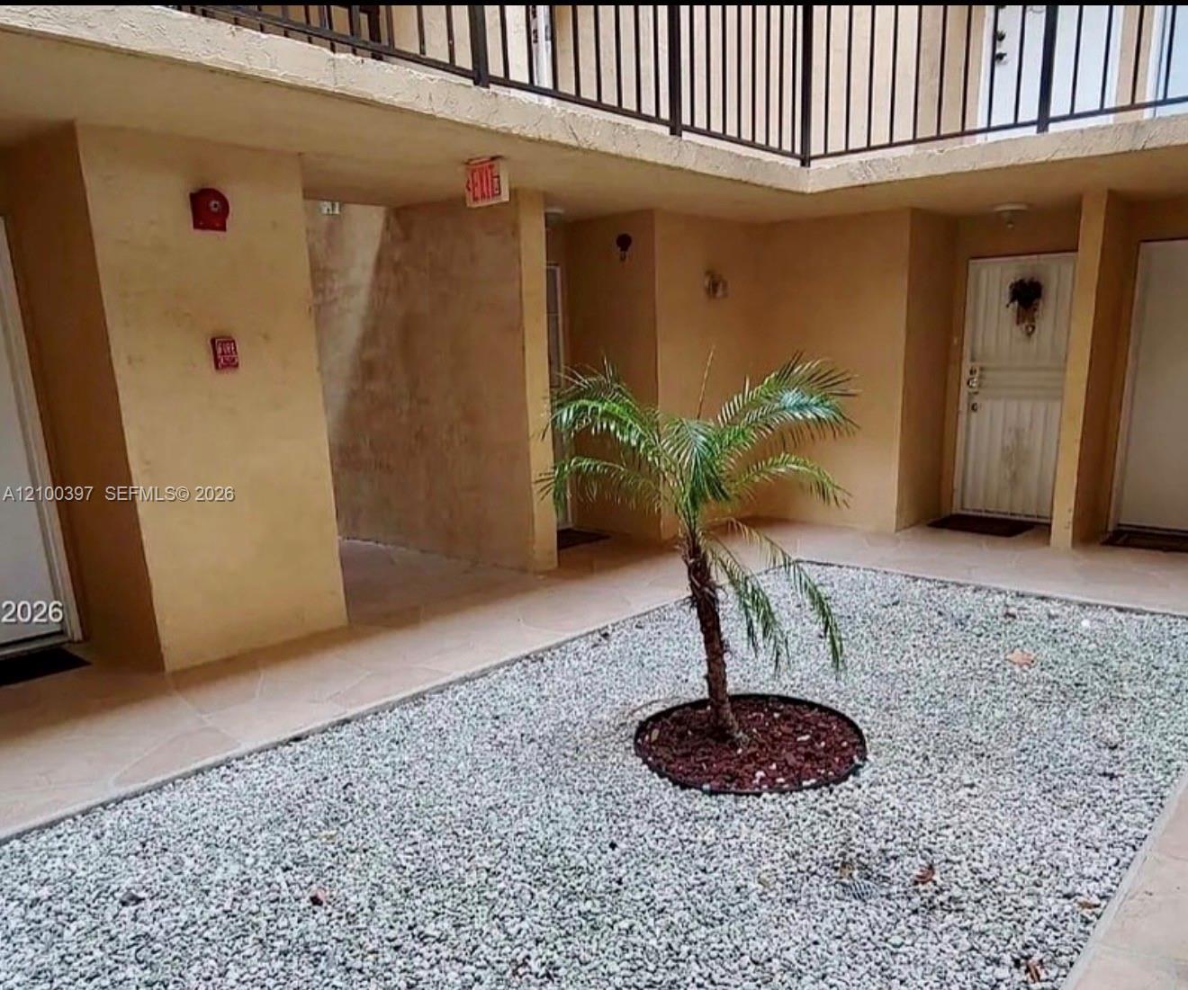 690 W Park Dr # 2, Miami FL 33172 photo 2