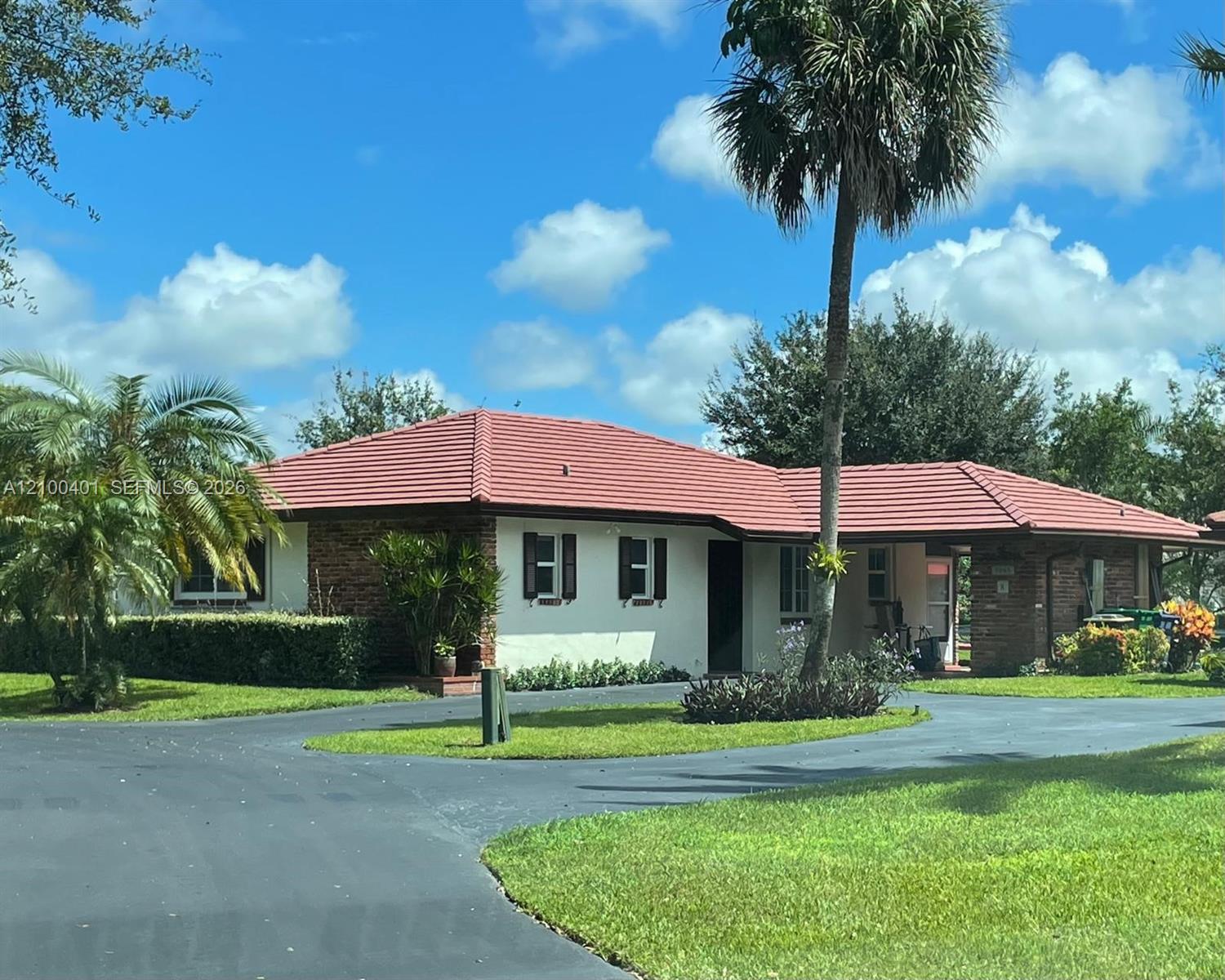 9065 Thunderbird Dr, Coral Springs FL 33065 photo 2
