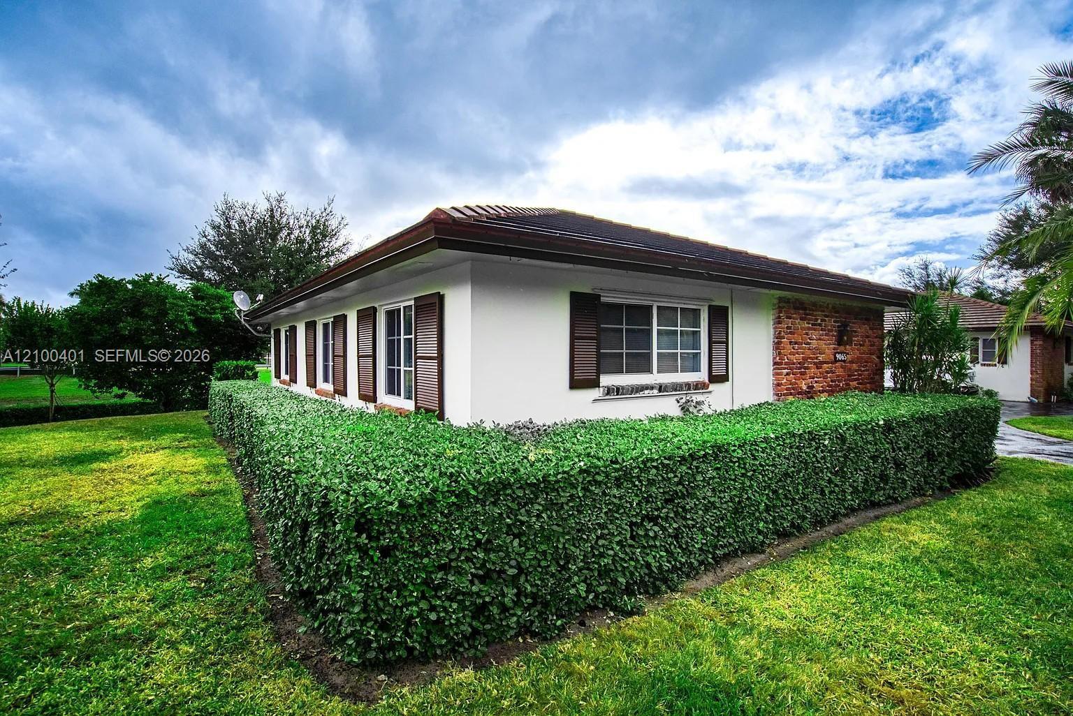9065 Thunderbird Dr, Coral Springs FL 33065 photo 3