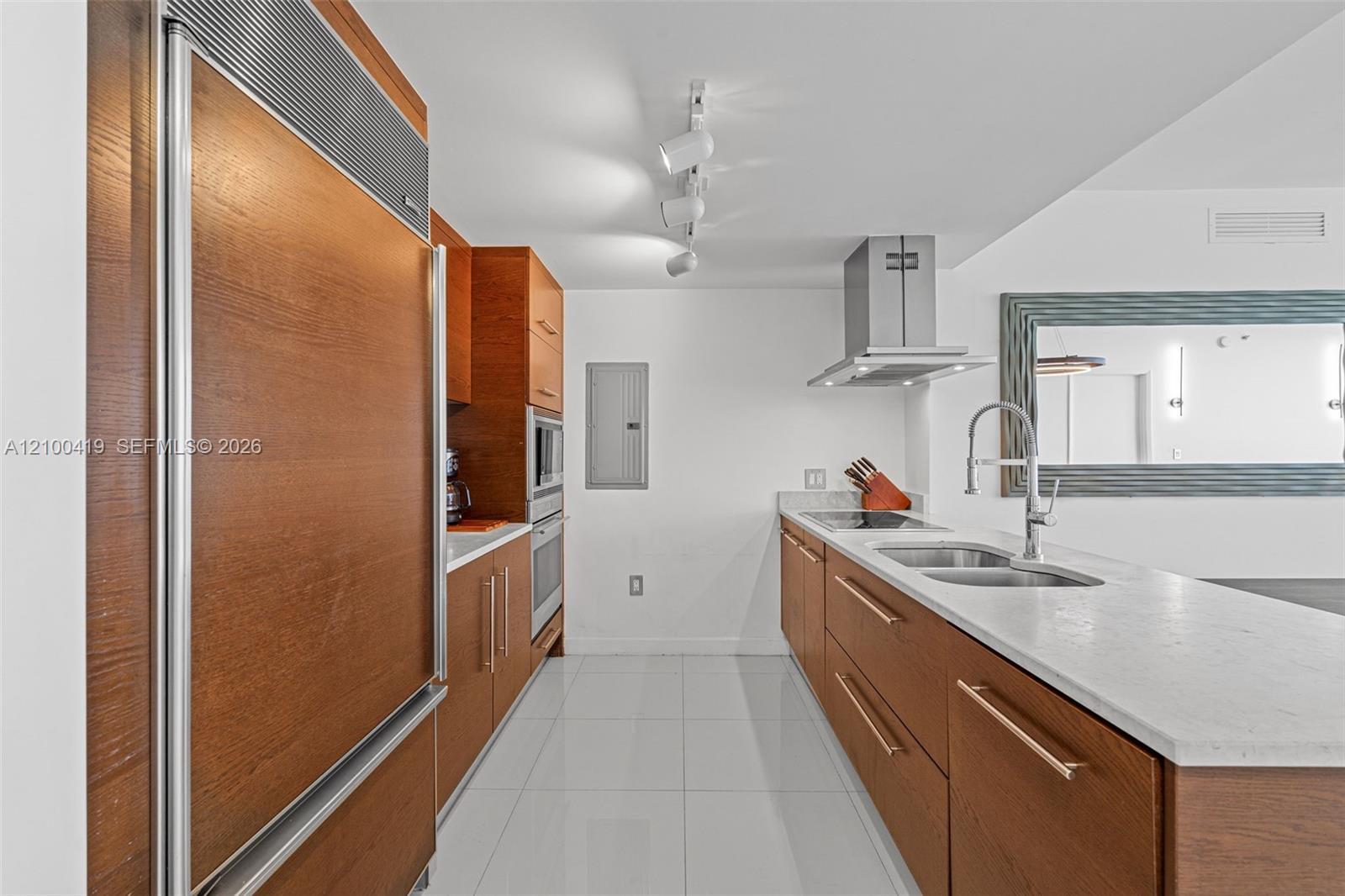495 Brickell Ave # 905, Miami FL 33131 photo 4