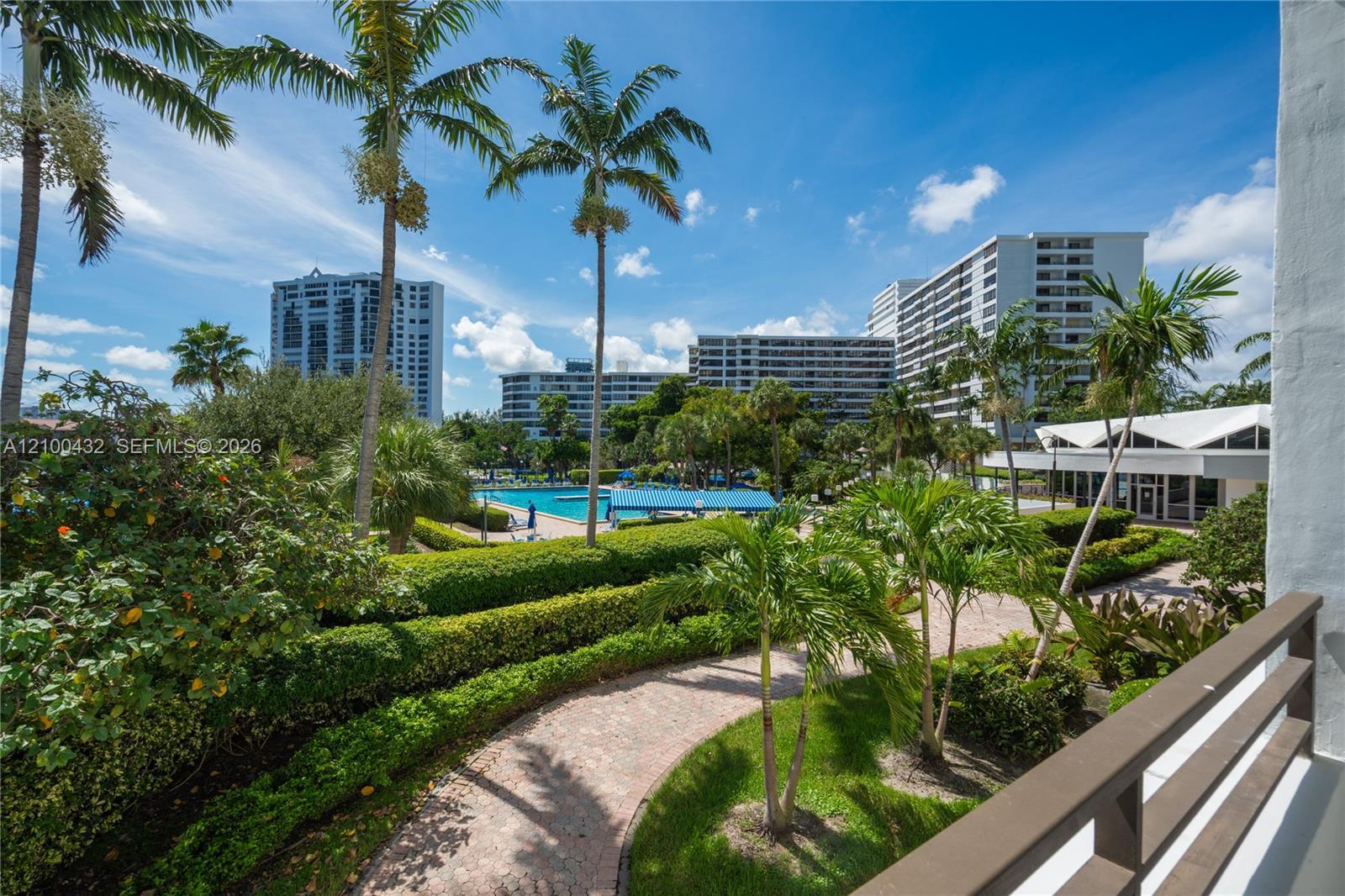 2500 PARKVIEW DR # 301, Hallandale Beach FL 33009 photo 3