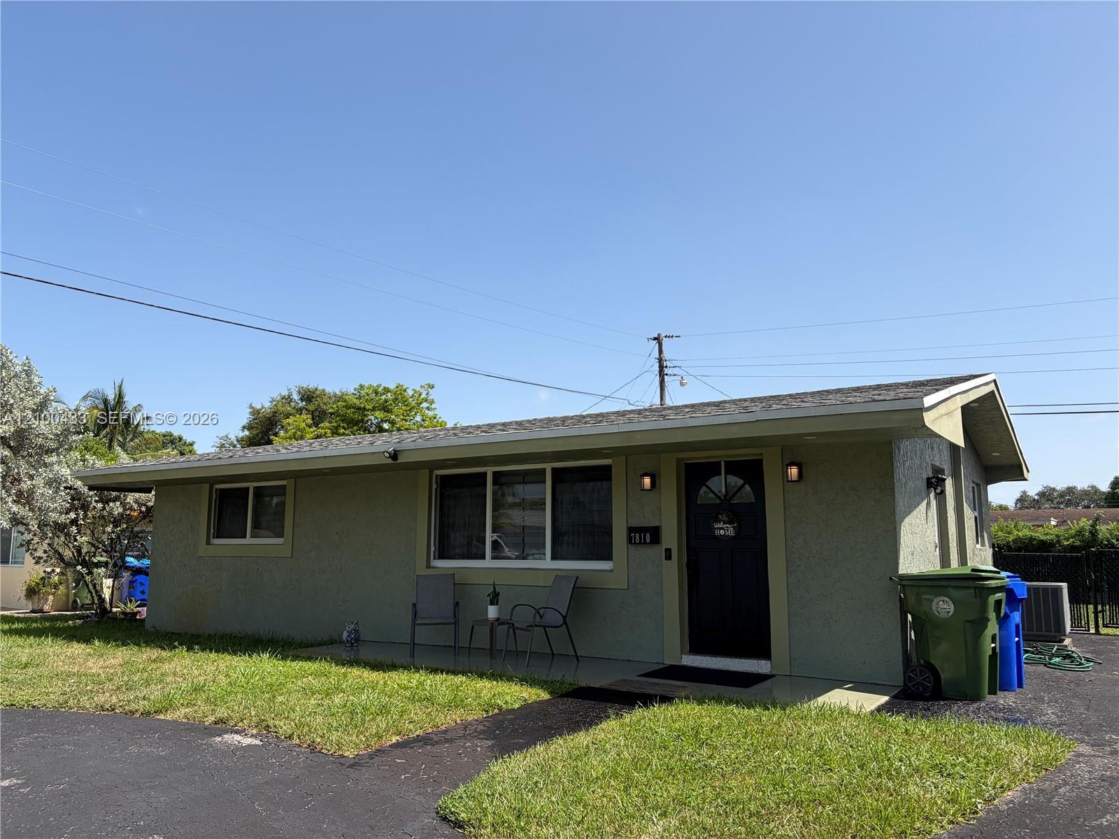 7810 NW 11th Ct, Pembroke Pines FL 33024