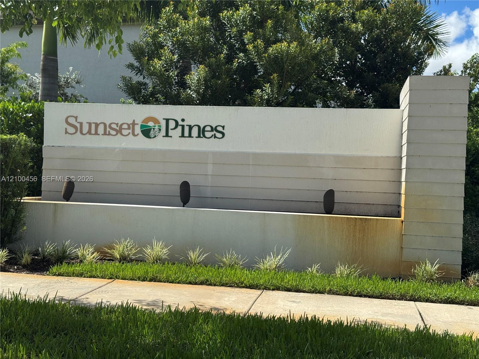 267 SW 159th Pl, Pembroke Pines FL 33027