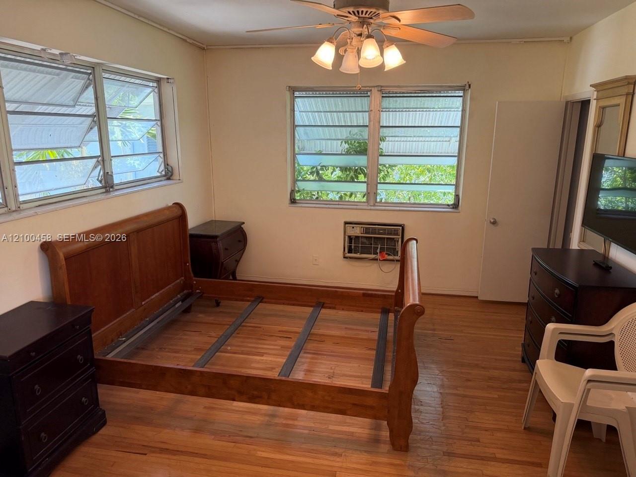 7915 Byron Ave # 4, Miami Beach FL 33141 photo 2
