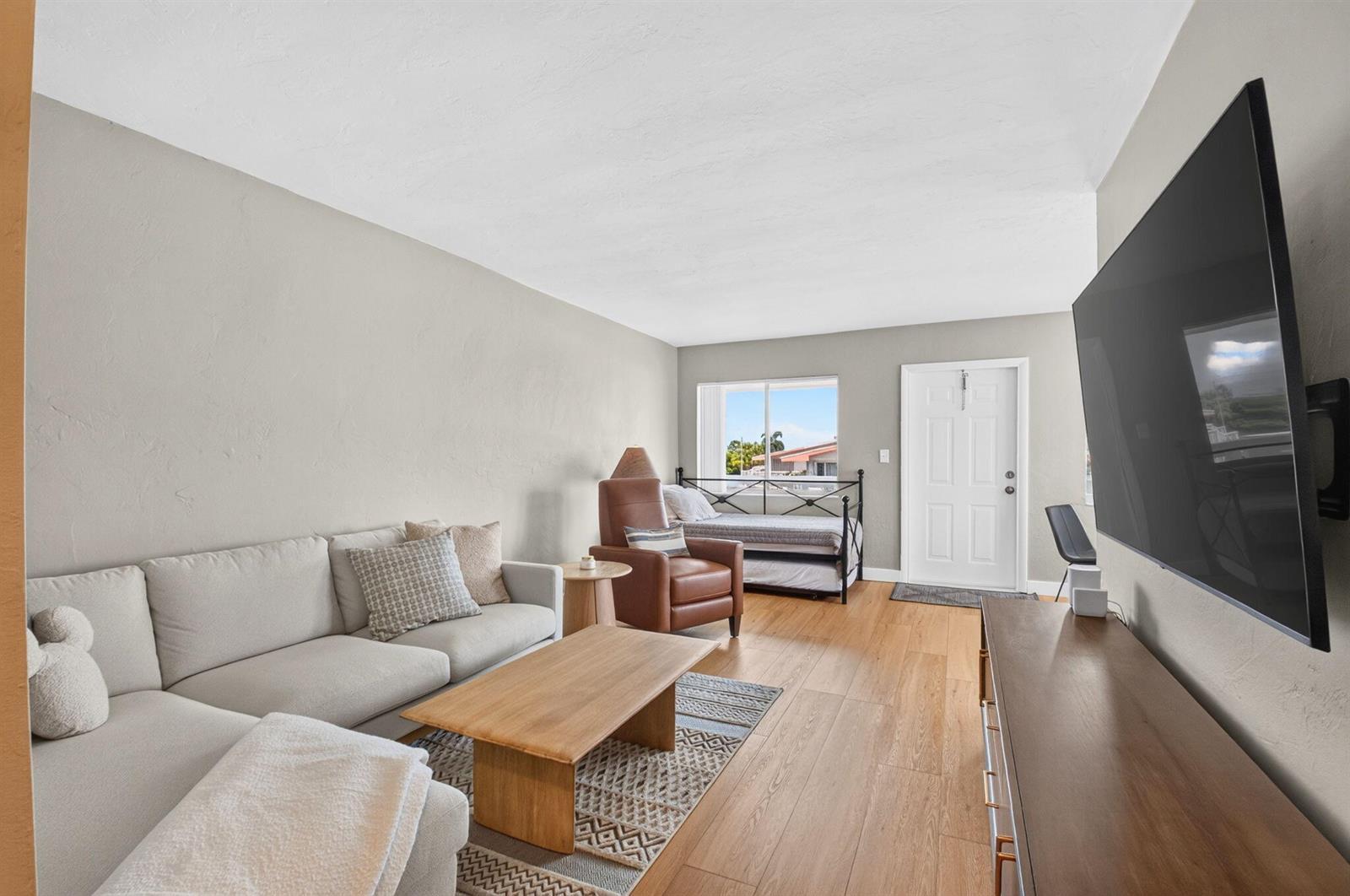 2290 SUNSET Avenue # 20, FL 33461 photo 2