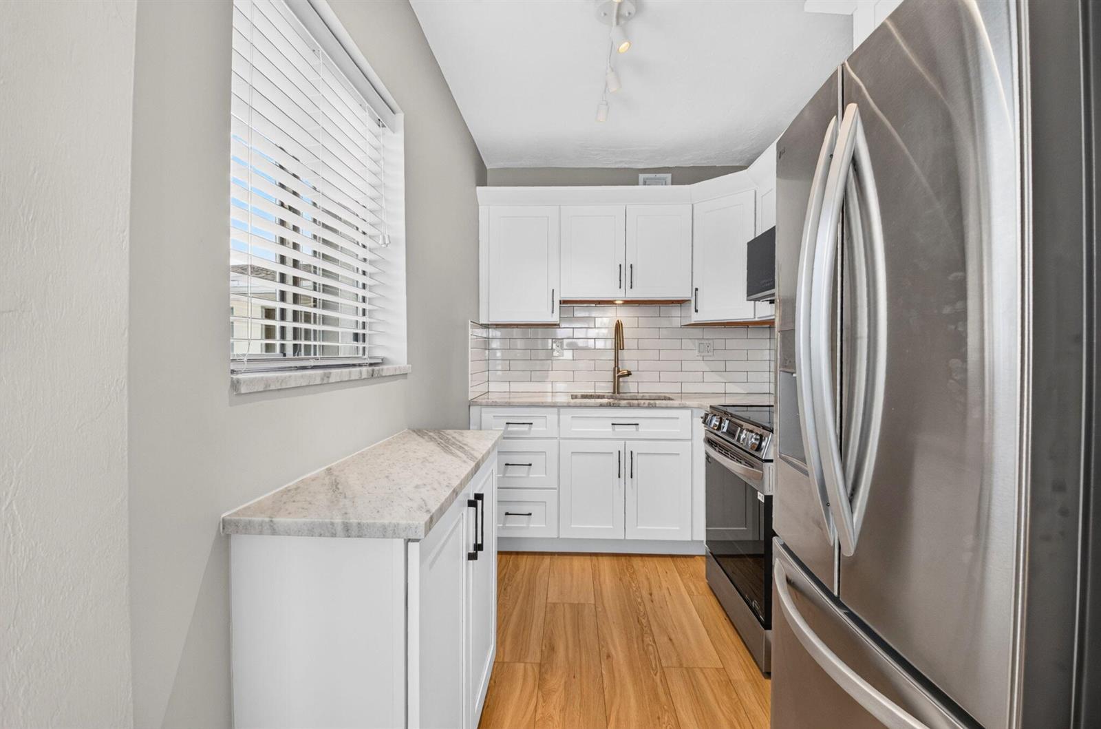 2290 SUNSET Avenue # 20, FL 33461 photo 4