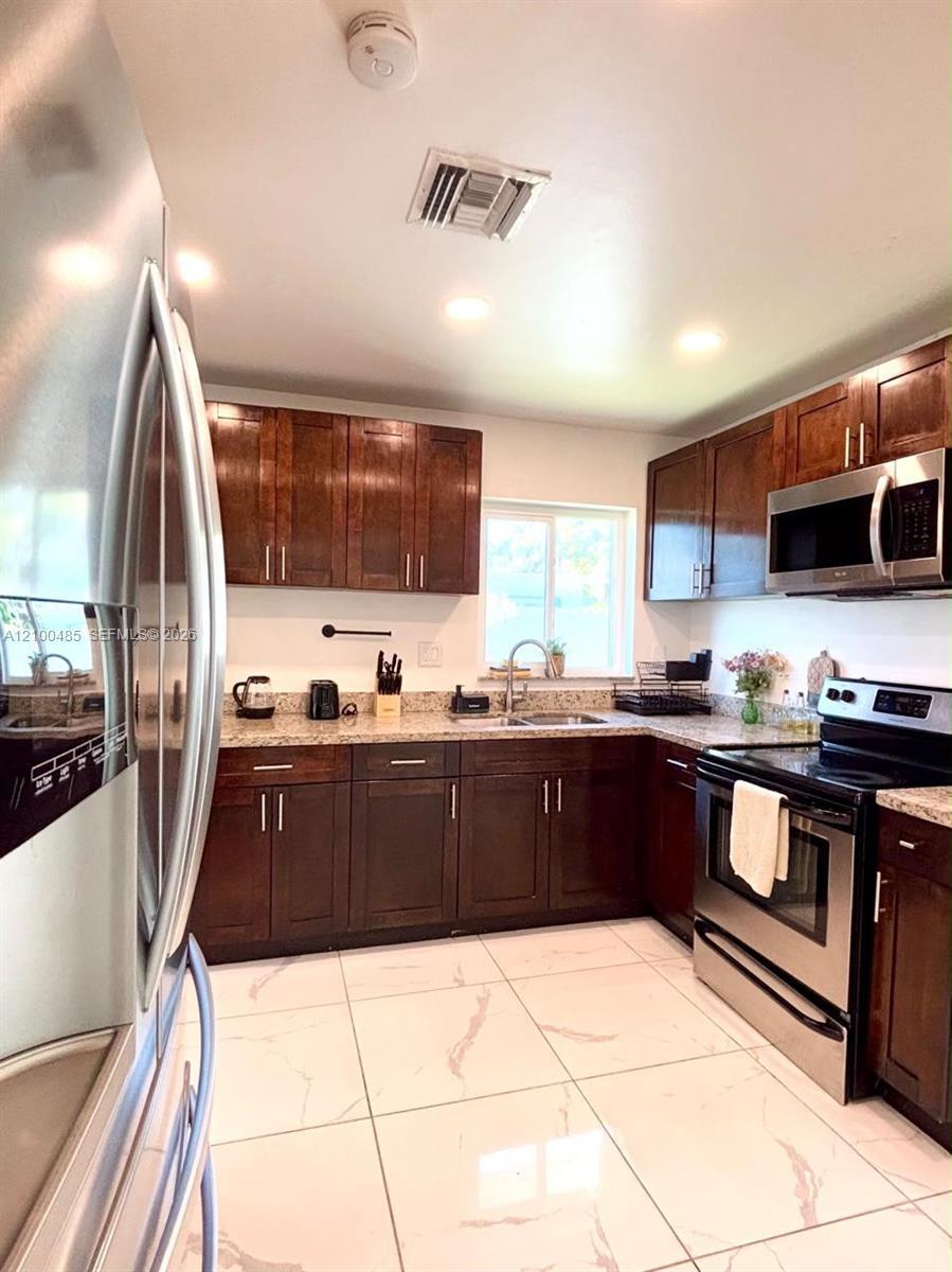 75 NW 206th Ter, Miami Gardens FL 33169 photo 4