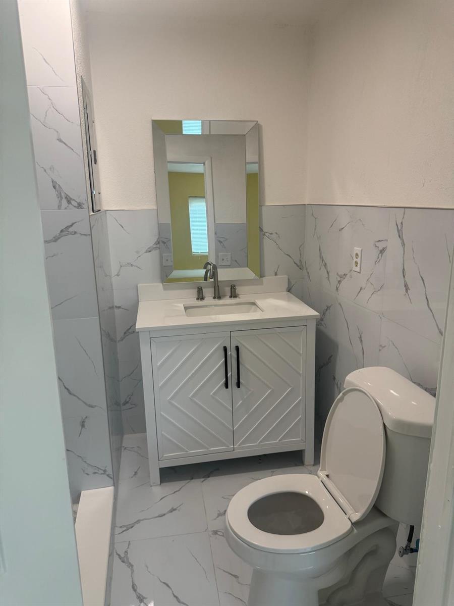 6114 ROYAL PALM Boulevard, Margate FL 33063 photo 3
