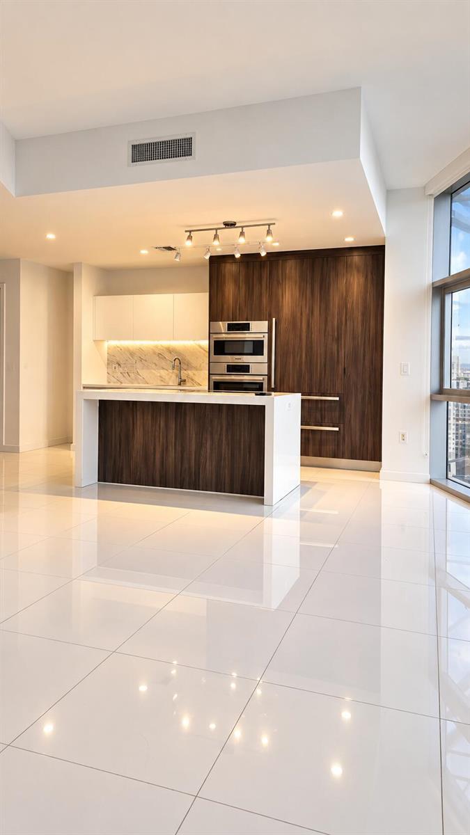 851 NE 1st Avenue # 3502, Miami FL 33132 photo 3
