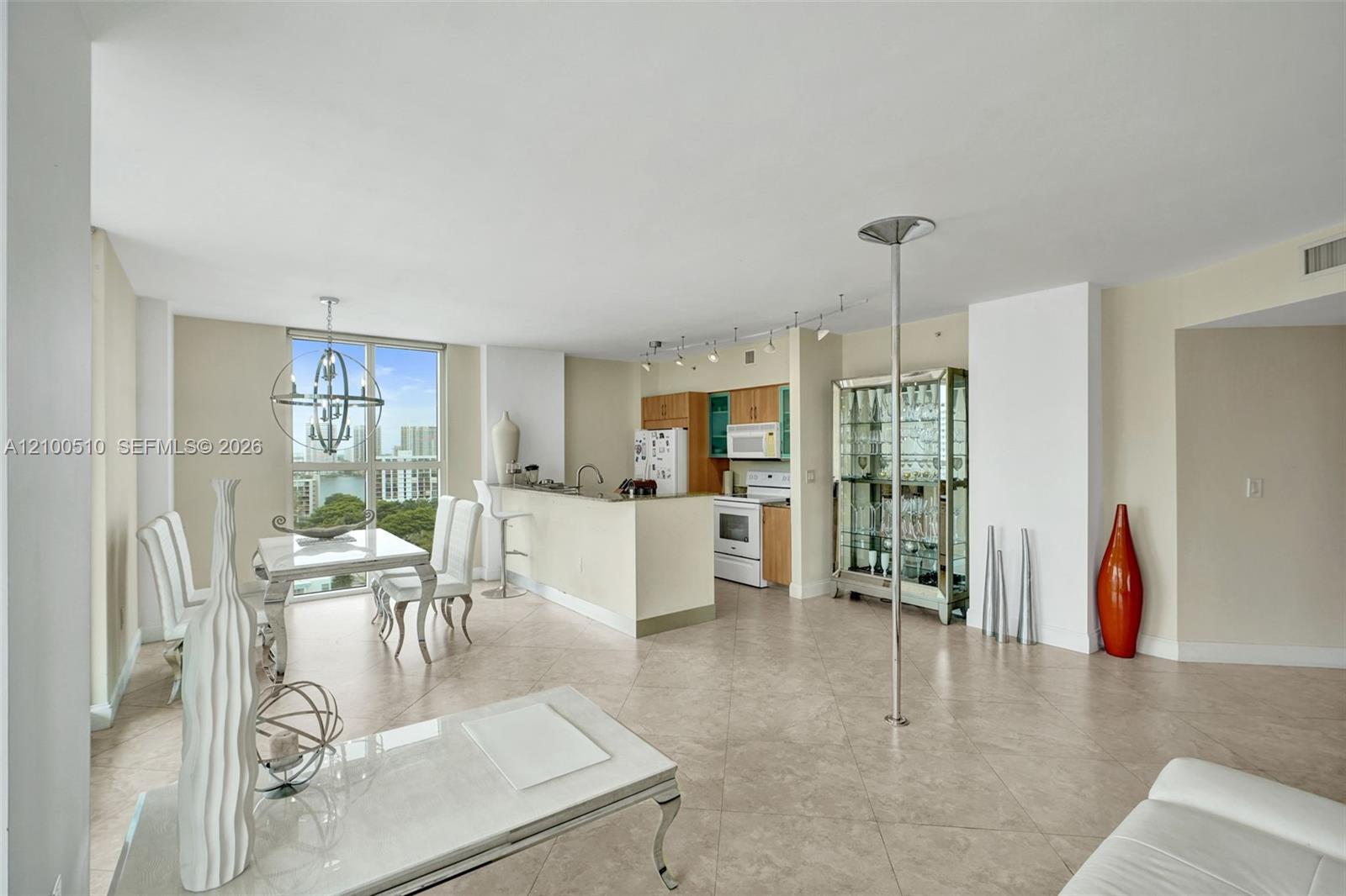 17555 Atlantic Blvd, Sunny Isles Beach FL 33160 photo 4